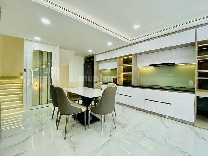 Nhà đẹp giá đầu tư, DT 106m2 Trần Bình Trọng, P1, Q10. Xây 4 tầng
