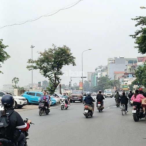 Bán nhà Trâu Quỳ - 30 m2 - Nhà mới tinh, sẵn về ở, ô tô đỗ 20m