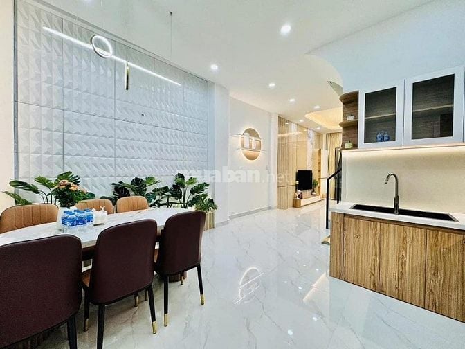 cần ra nhanh căn nhà gần BV Bình Dân ở Vườn Chuối p4 q3. 2,890tỷ