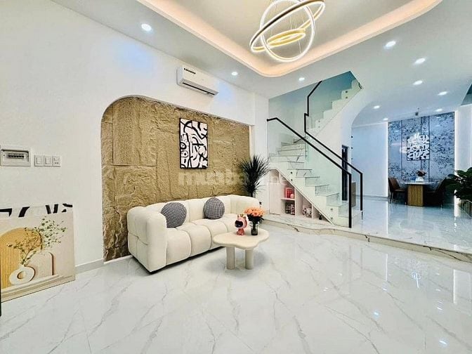 cần ra nhanh căn nhà gần BV Bình Dân ở Vườn Chuối p4 q3. 2,890tỷ