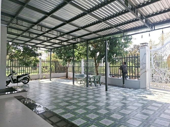 Làm nơi nghỉ dưỡng gần Thành Phố , DT 15x41m, Long Thới.