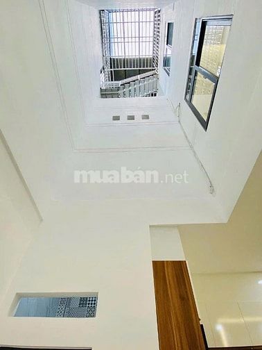 Nhà ngộp giá 2tỷ450tr DT 54.3m2 Nguyễn Văn Săng, Tân Sơn Nhì, Tân Phú