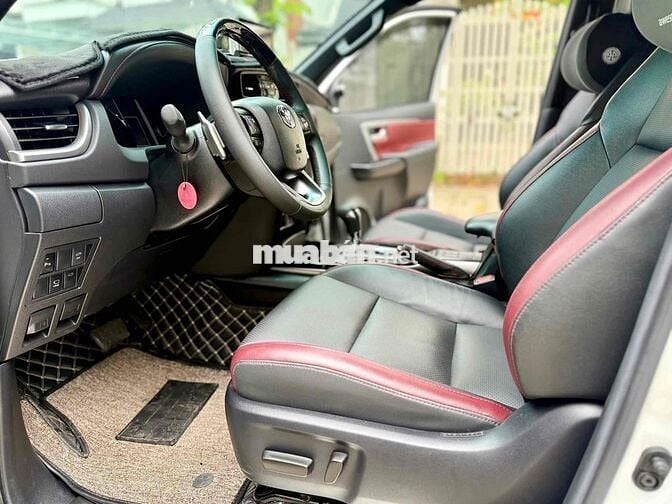 Toyota Fortuner Legender 2.4 4x2 AT sản xuất 2022