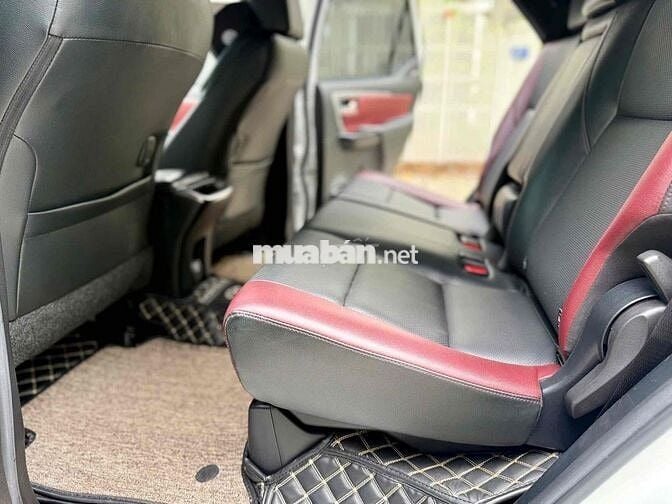 Toyota Fortuner Legender 2.4 4x2 AT sản xuất 2022