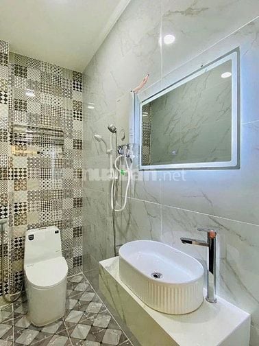 Nhà ngộp giá 2tỷ450tr DT 54.3m2 Nguyễn Văn Săng, Tân Sơn Nhì, Tân Phú
