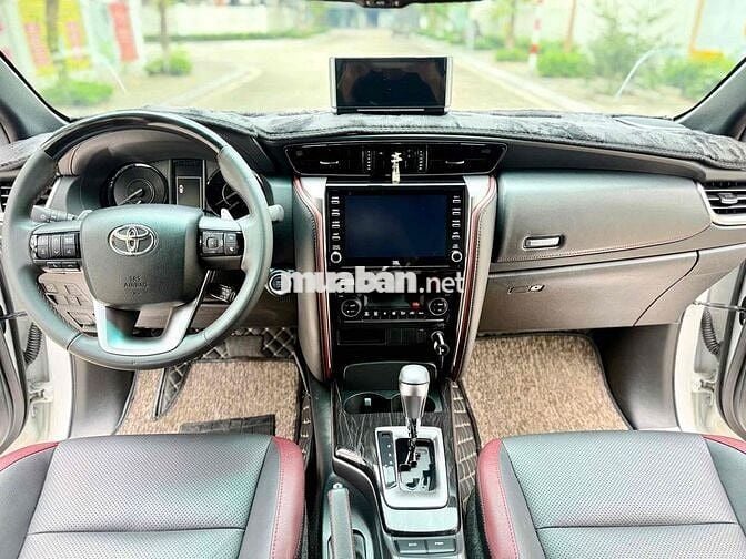 Toyota Fortuner Legender 2.4 4x2 AT sản xuất 2022