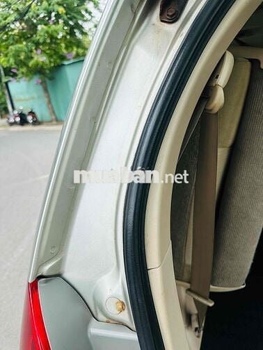 Toyota Innova 2006 G - 100000 km