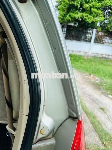 Toyota Innova 2006 G - 100000 km