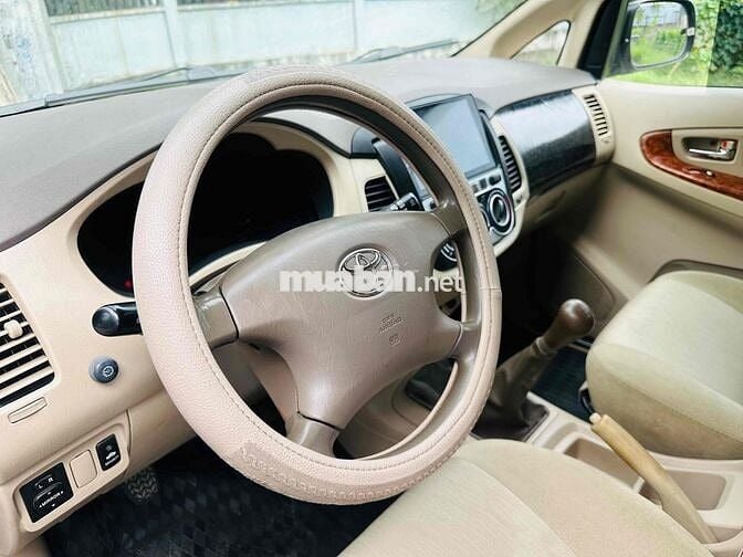 Toyota Innova 2006 G - 100000 km