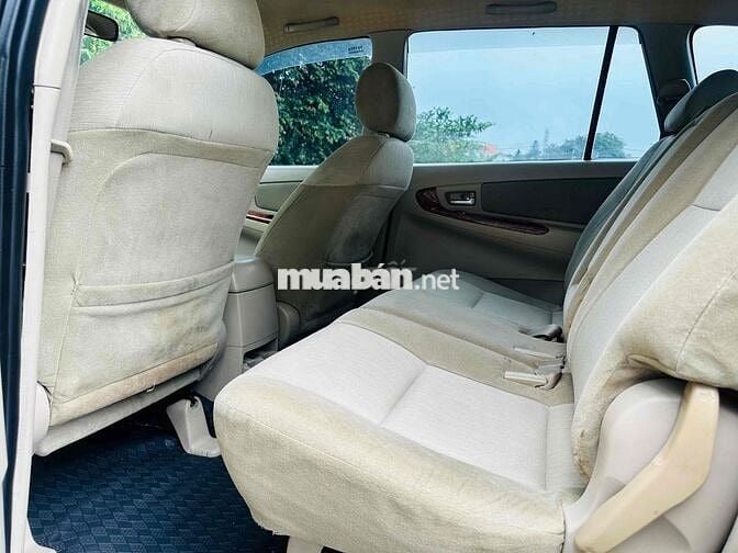 Toyota Innova 2006 G - 100000 km