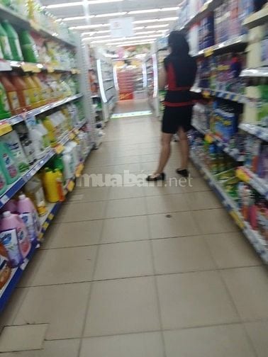  Bổ sung gấp 4 nhân viên bán hàng, bảo vệ, sắp xếp kho,.