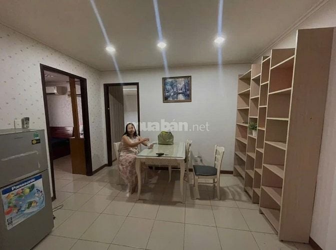 Chung cư Screc Trường Sa, Quận 3: 81m2, 2p ngủ, full nội thất, 13tr/th