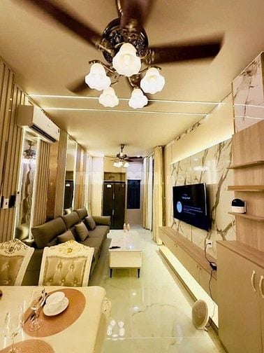 Cho con tiền kinh doanh bán nhà trung tâm Q3 đường Nguyễn Đình Chiểu 