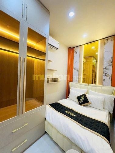 Cho con tiền kinh doanh bán nhà trung tâm Q3 đường Nguyễn Đình Chiểu 