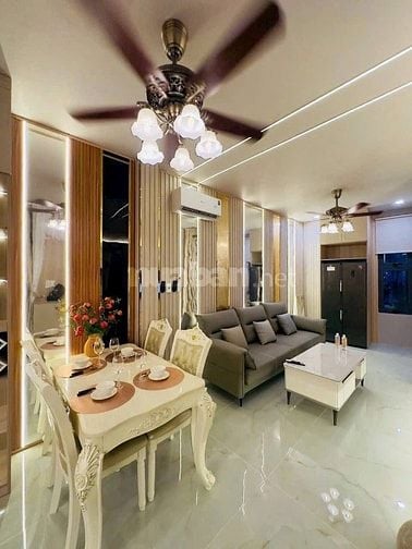 Cho con tiền kinh doanh bán nhà trung tâm Q3 đường Nguyễn Đình Chiểu 