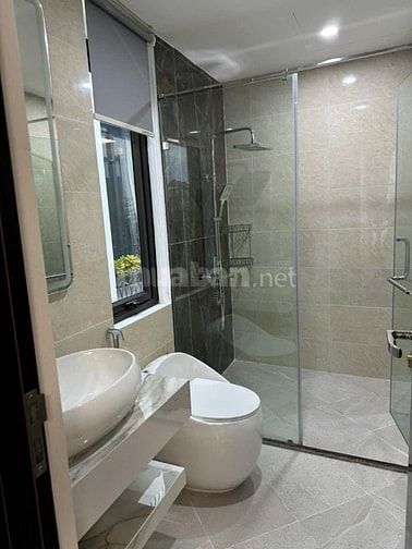 Chính chủ bán nhà 7 tầng view ngã 4, công viên Nghĩa Ô- trung tâm Cầu 