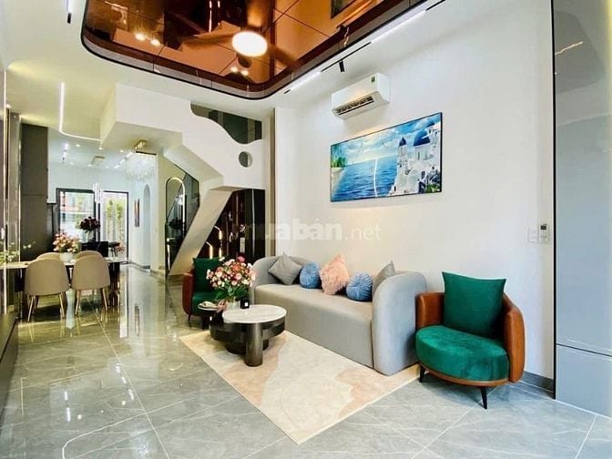 Đi nước ngoài định cư bán gấp nhà ở đường Bành Văn Trân, phường 7, quậ