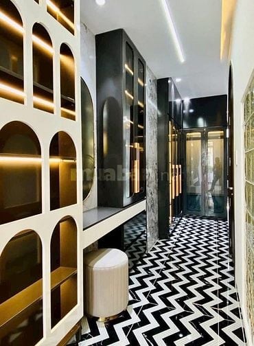Đi nước ngoài định cư bán gấp nhà ở đường Bành Văn Trân, phường 7, quậ