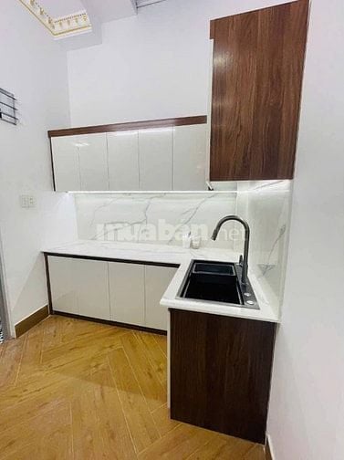 Chính chủ bán nhà Lê Văn Linh P13 Q4.43m2,1trệt 1lầu,có hiên trước nhà