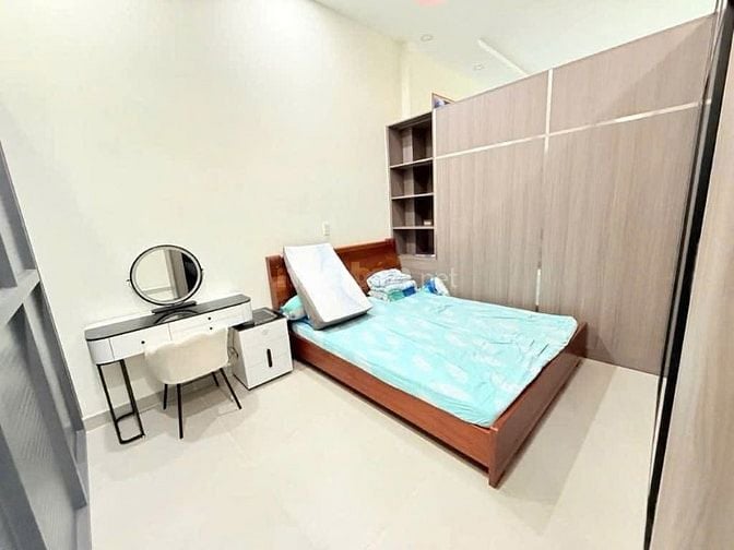 Chủ bán gấp nhà Nguyễn Thị Minh Khai P Bến Nghé Q1.49m2 , 2tầng,hẻm 5m