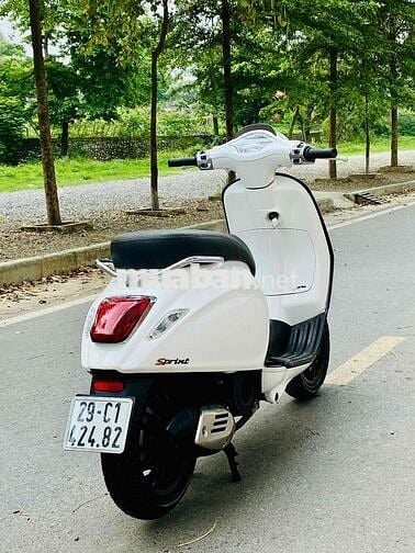 VESPA SPRINT 3VIE MÀU TRẮNG!