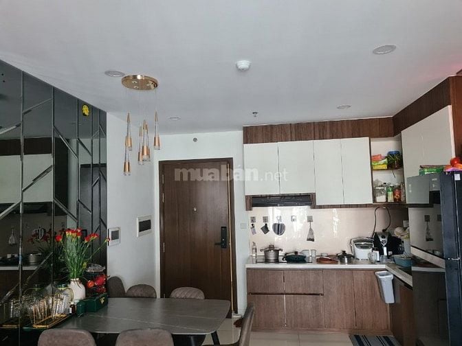 kẹt tiền cần bán căn hộ 65m2 giá rẻ,tòa nhà có trung tâm thương mại