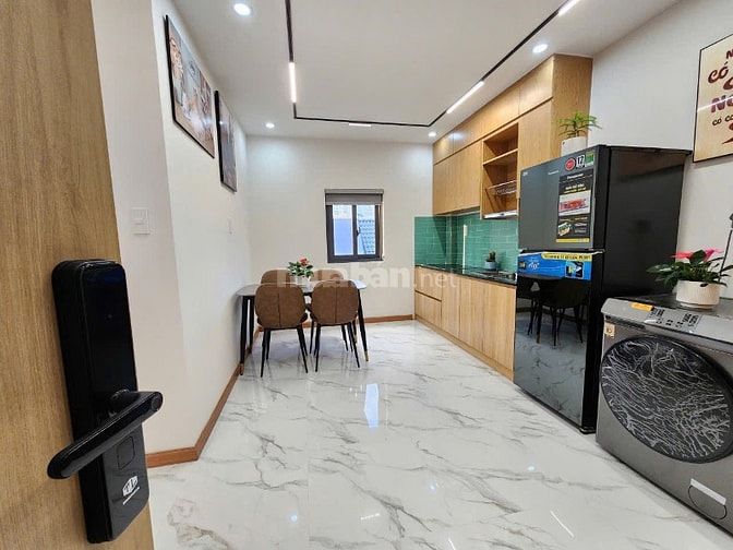 NHÀ 5TẦNG /LÊ THÁNH TÔN Q1 4.9m X 17m /Thu nhập 1tỷ2/năm