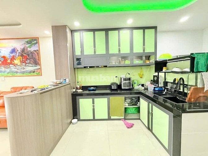 Chủ bán gấp nhà Nguyễn Thị Minh Khai P Bến Nghé Q1.49m2 , 2tầng,hẻm 5m