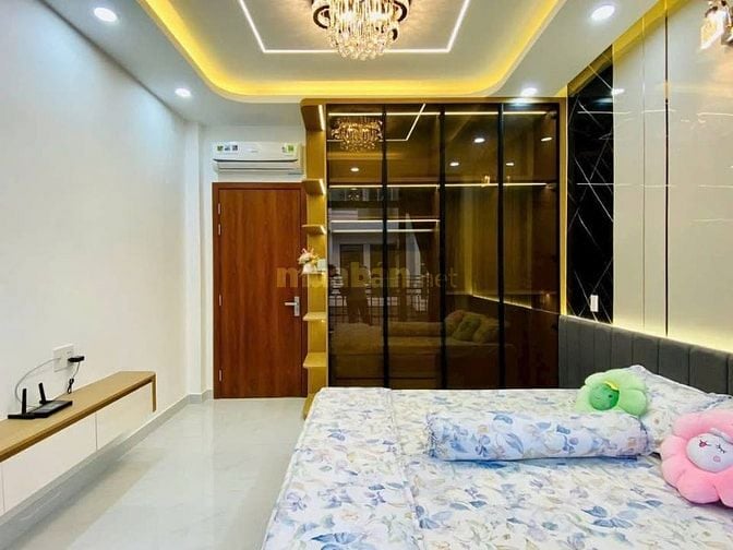 Đi nước ngoài định cư bán gấp nhà ở đường Nguyễn Hữu Thọ, phường Tân H