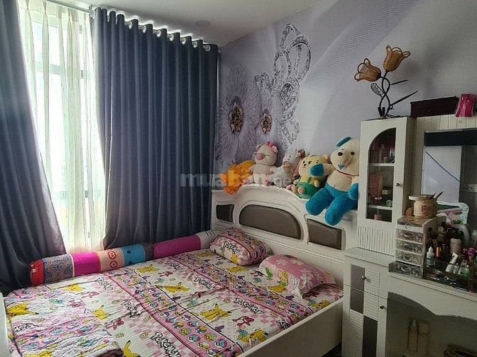 kẹt tiền cần bán căn hộ 65m2 giá rẻ,tòa nhà có trung tâm thương mại
