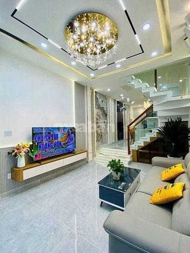 Đi nước ngoài định cư bán gấp nhà ở đường Nguyễn Hữu Thọ, phường Tân H