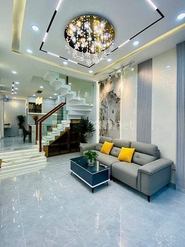 Đi nước ngoài định cư bán gấp nhà ở đường Nguyễn Hữu Thọ, phường Tân H