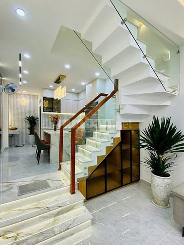 Đi nước ngoài định cư bán gấp nhà ở đường Nguyễn Hữu Thọ, phường Tân H