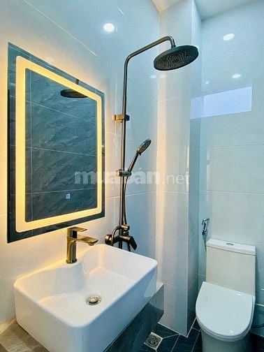 Bán nhà Trần Văn Đang Q3, 68m² chỉ 3.1 tỷ, trung tâm, sổ riêng