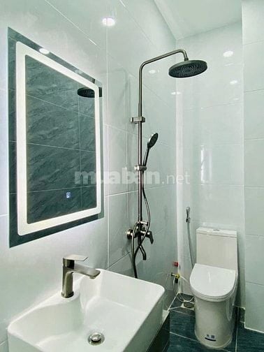 Bán nhà Trần Văn Đang Q3, 68m² chỉ 3.1 tỷ, trung tâm, sổ riêng