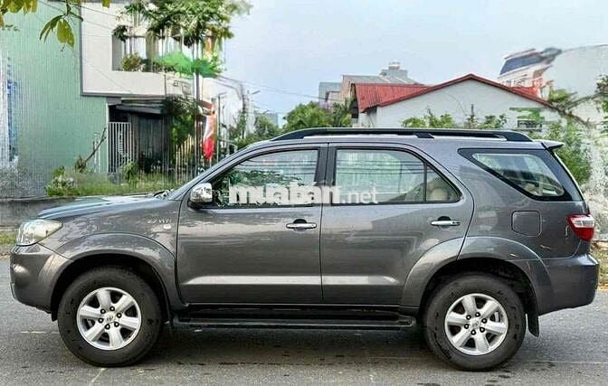 Toyota Fortuner 2.7V AT  sx 2009