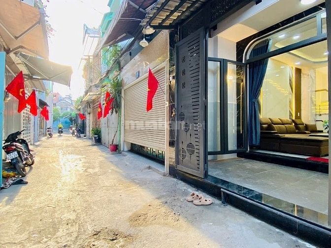 Bán nhà Trần Văn Đang Q3, 68m² chỉ 3.1 tỷ, trung tâm, sổ riêng