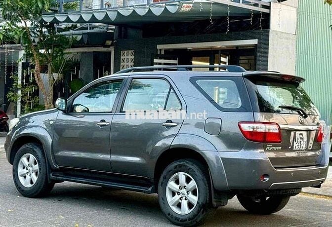 Toyota Fortuner 2.7V AT  sx 2009