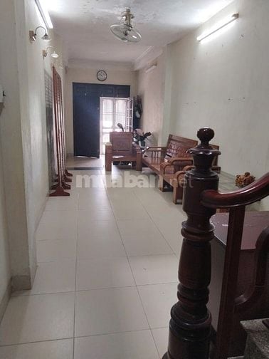 Cho thuê tầng 1+ tầng 2 nhà mặt đường lớn chính chủ