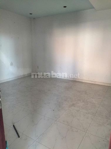 🔥 CHO THUÊ HOẶC BÁN KHO GIỮ XE 919M² – ĐỐI DIỆN QUỐC LỘ 80 – CÓ BIỆT 