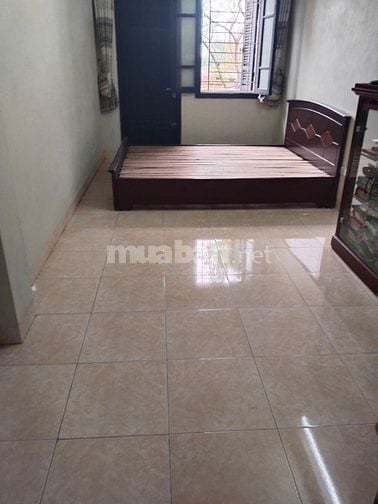 Cho thuê tầng 1+ tầng 2 nhà mặt đường lớn chính chủ