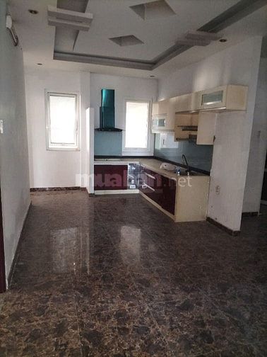 🔥 CHO THUÊ HOẶC BÁN KHO GIỮ XE 919M² – ĐỐI DIỆN QUỐC LỘ 80 – CÓ BIỆT 