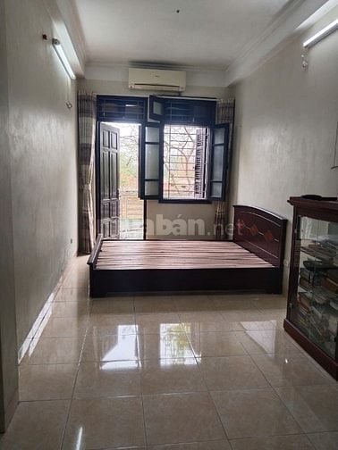 Cho thuê tầng 1+ tầng 2 nhà mặt đường lớn chính chủ