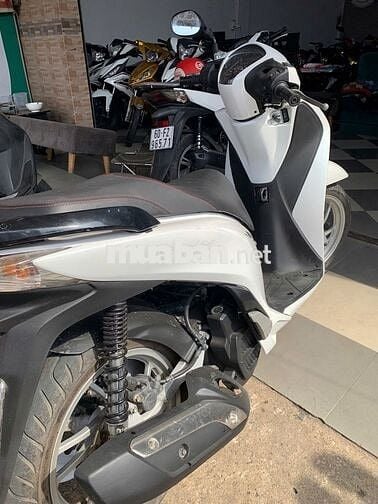 SH 125i đời 2013, máy zin không tiếng động lạ.