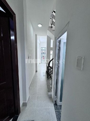 Định cư bán gấp nhà Trần Xuân Soạn,q.7,dt 58m2,có sổ hồng, giá 760tr