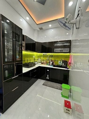 Nhà chính chủ đường Cao Văn Lầu, Quận 6.Gần chợ Bình Tây, Giá 3,010 tỷ