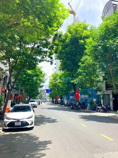 BÁN 2 CĂN NHÀ MẶT TIỀN : 118 - 120 CALMETTE  - P. NGUYỄN THÁI BÌNH -Q1