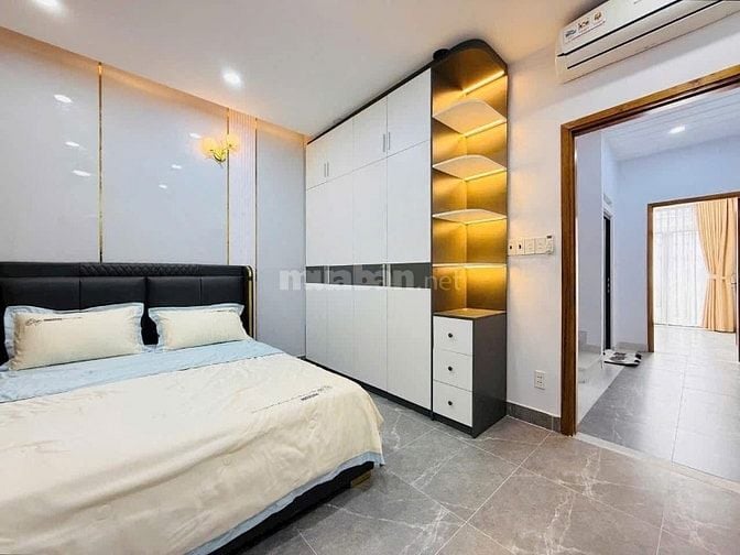 Bán nhà Lê Tung Quận 11 | Dt: 50m2 giá 3 tỷ 360 triệu Kèm nội thất