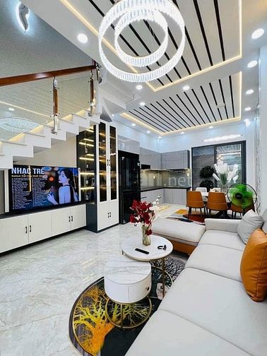Kẹt tiền bán gấp nhà Minh Phụng. Phường 2. Quận 6. Giá 2 tỷ 990.