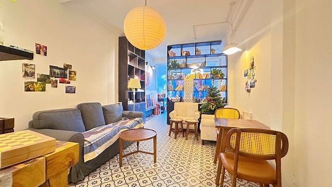 Cần bán gấp căn hộ tập thể sư phạm 90m2, kinh doanh, ô tô 2 mặt tiền, 